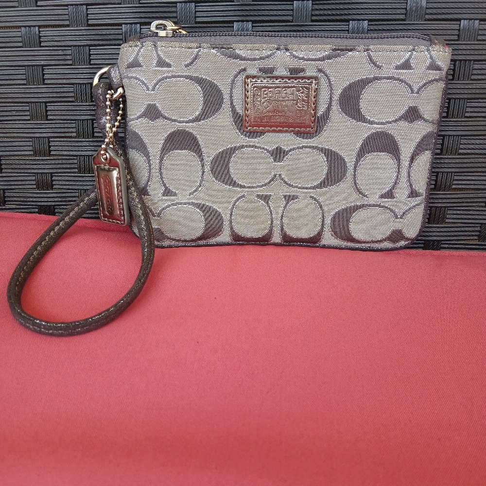 Coach Poppy Gray Signature Jacquard And Metallic Leather Trim Wristlet.